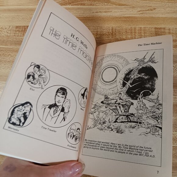 The Time Machine HG Wells 1984 B&W Pocket Classics Comic Paperback Vintage 80s - Picture 6 of 8